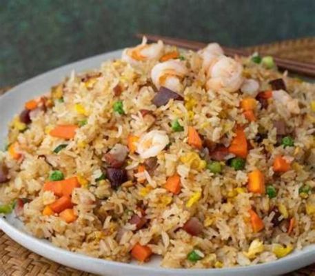  La Delizia Piccante del Yangzhou Fried Rice : Un Viaggio Esplosivo di Sapori e Texture!