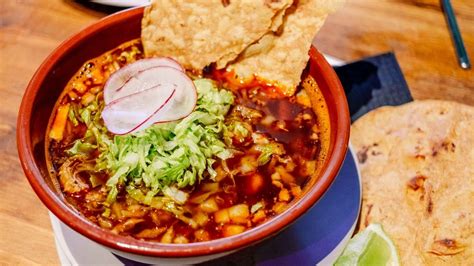  Pozole: Un piatto di comfort dal sapore caldo e ricco di storia!